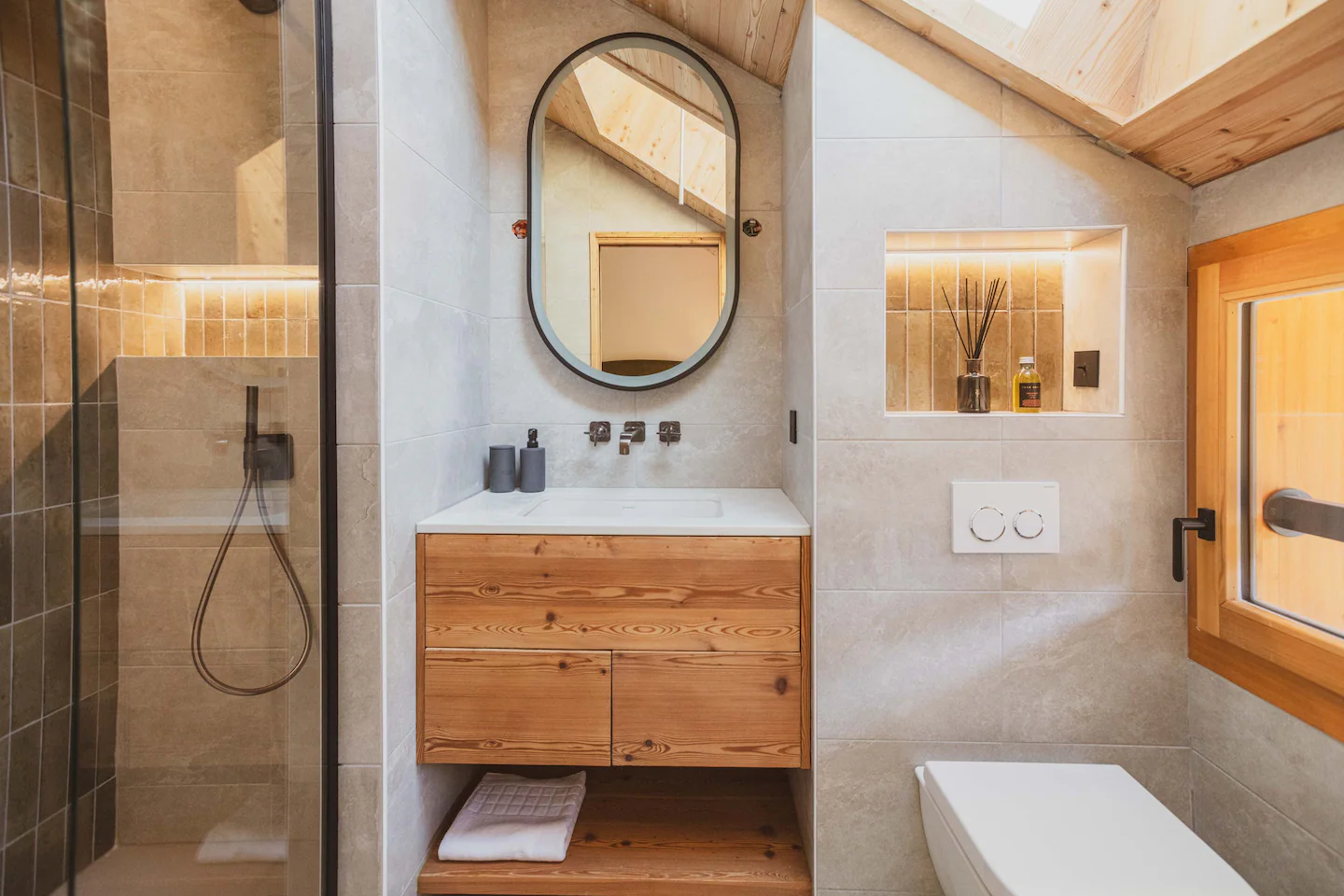 Meubles%20de%20salle%20de%20bains%20en%20m%c3%a9l%c3%a8ze%20vapo%20finition%20huil%c3%a9