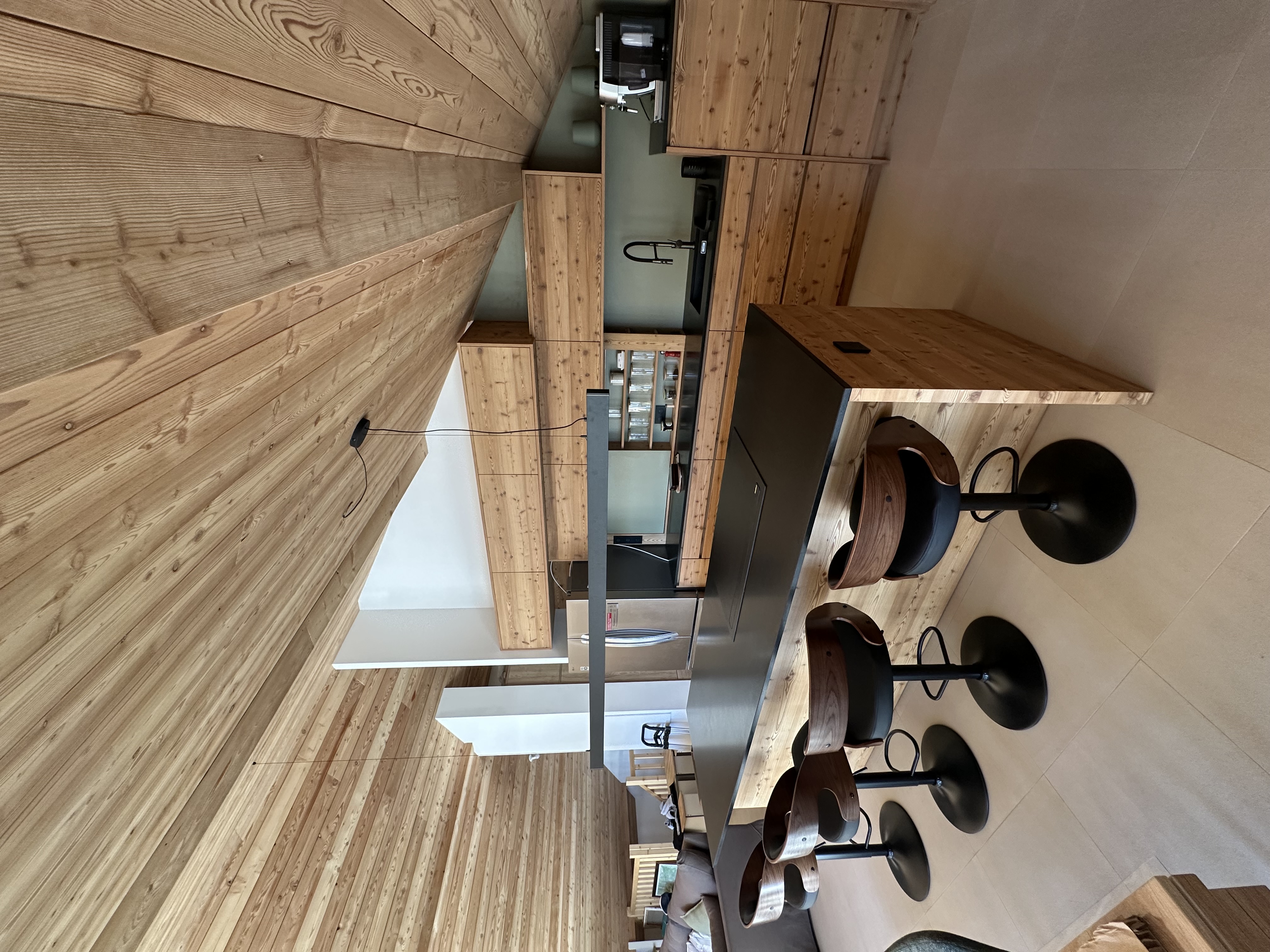 Cuisine sur mesure meleze granit brianco